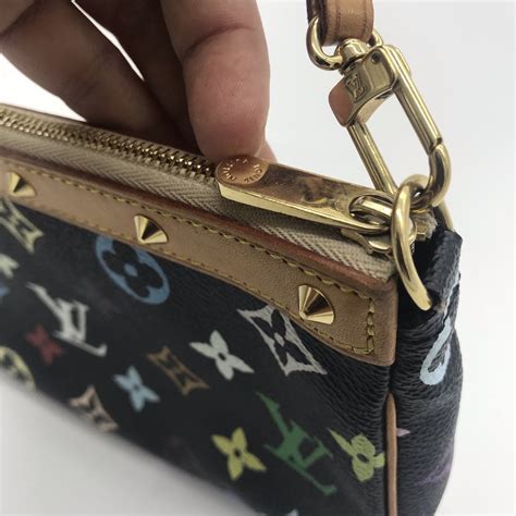 louis vuitton pochette serial number